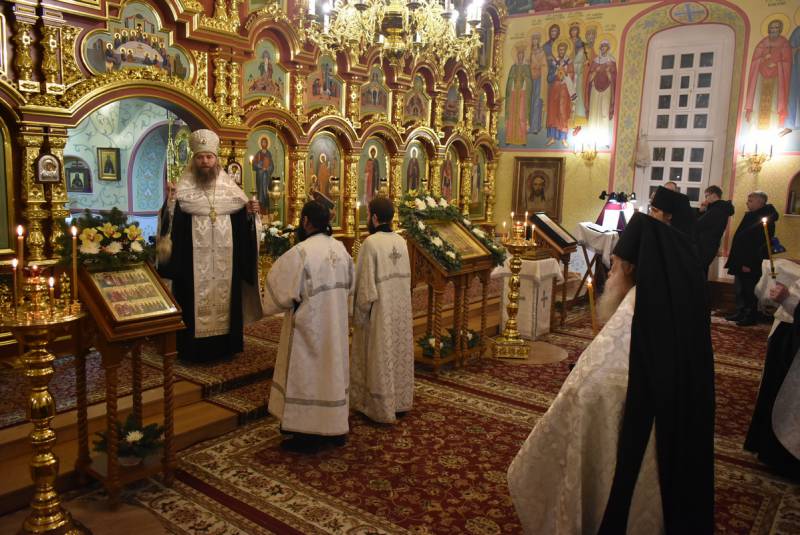 Всенощное бдение в канун праздника Обрезания Господня и дня памяти свт. Василия Великого