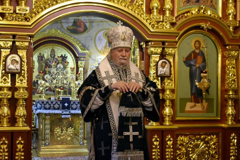 Епископ Илия совершил Литургию Преждеосвященных Даров в Четверток Великого канона