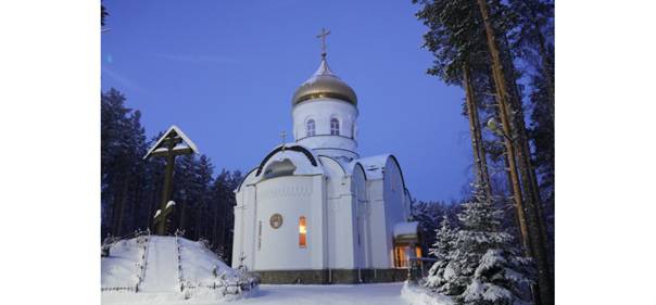 Митрополит Георгий совершил Божественную литургию на подворье Дивеевского монастыря в Среднеуральске