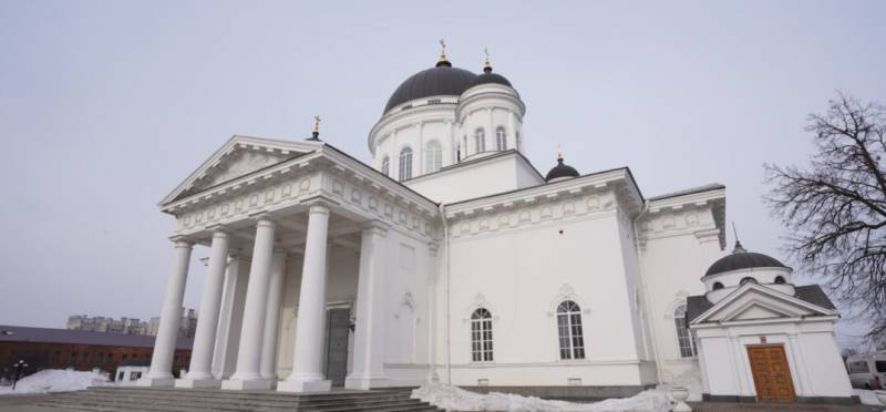 В день тезоименитства митрополита Николая (Кутепова) митрополит Георгий совершил Божественную литургию в Староярмарочном соборе Нижнего Новгорода