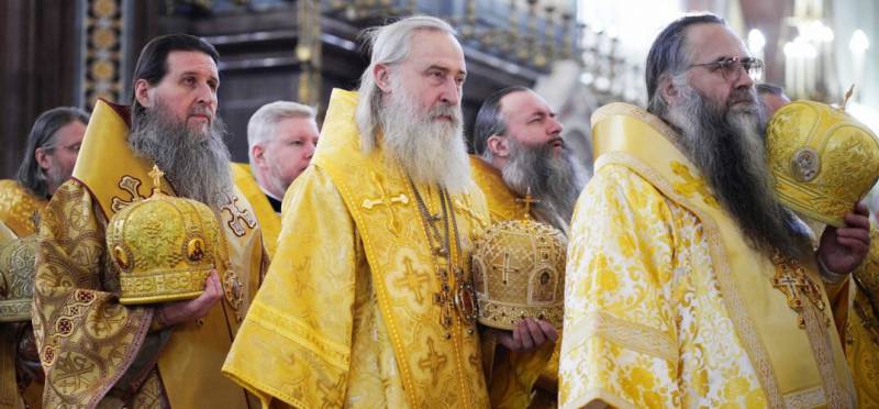 Митрополит Георгий сослужил Святейшему Патриарху на Божественной литургии в Храме Христа Спасителя в Москве
