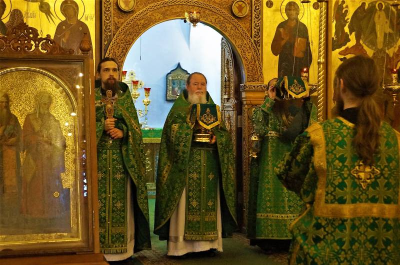 Божественная литургия в день памяти обретения мощей преподобного Серафима Саровского, чудотворца
