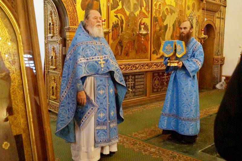 Божественная литургия в праздник Донской иконы Божией Матери