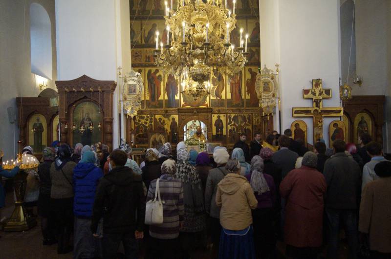 Воскресная литургия в день памяти преставления преподобного Сергия, игумена Радонежского, чудотворца