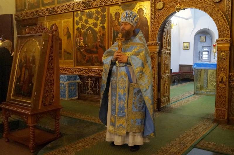 Божественная литургия в день празднования Сретения Владимирской иконы Пресвятой Богородицы