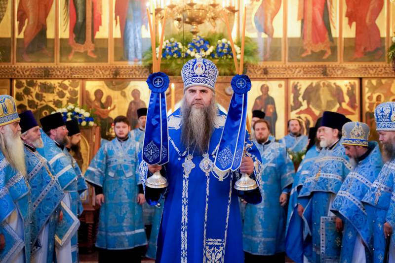 24.09.23 Управляющий Нижегородской епархией возглавил Божественную литургию в Благовещенском монастыре Нижнего Новгорода