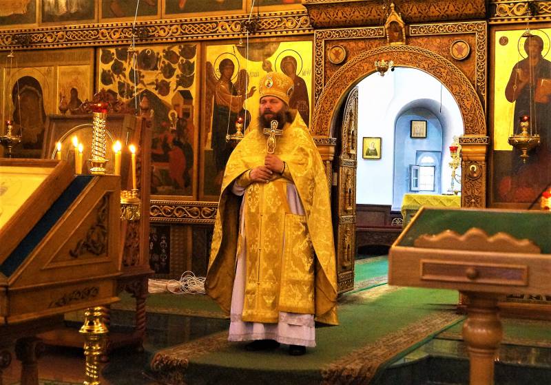Божественная литургия в день памяти равноапостольного великого князя Владимира