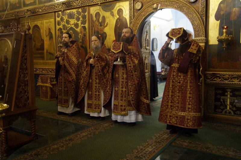 Божественная литургия в день памяти священномученика Евгения, митрополита Горьковского