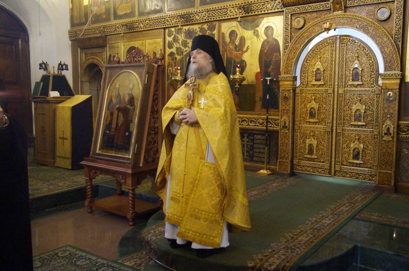 Воскресная литургия в праздник Собора святых земли Нижегородской