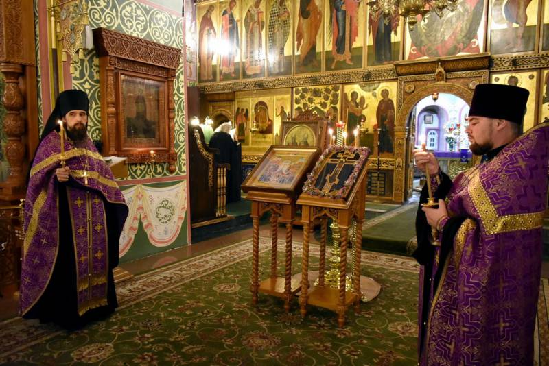 Полиелейная служба в канун дня памяти 8-ми Нижегородских священномучеников