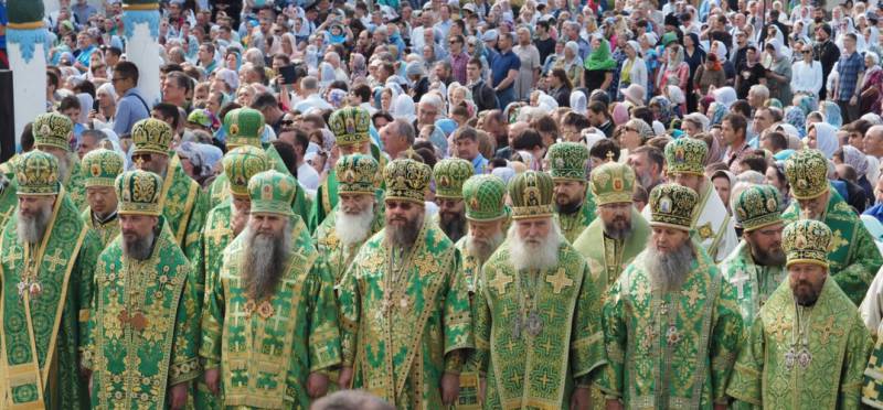 Глава Нижегородской митрополии сослужил Предстоятелю Русской Церкви на Божественной литургии в Троице-Сергиевой лавре
