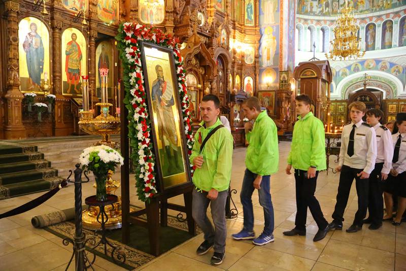 В Александро-Невском кафедральном соборе Нижнего Новгорода торжественно встретили икону святого праведного воина Феодора Ушакова