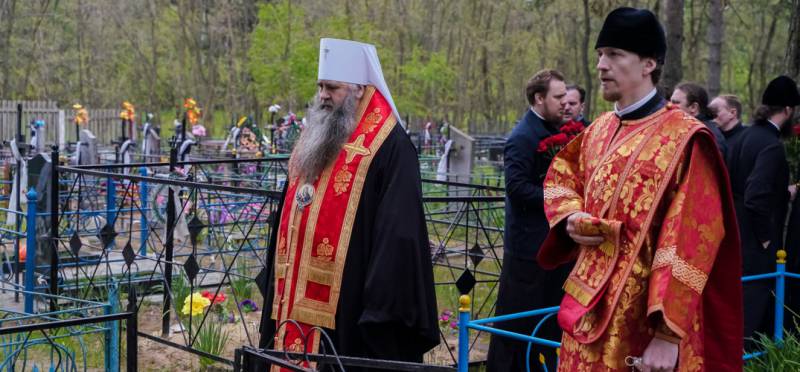 Глава Нижегородской митрополии совершил заупокойную литию на городском кладбище Жлобина
