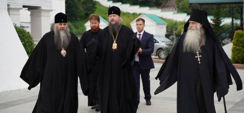 Митрополит Воскресенский Дионисий посетил Вознесенский Печерский мужской монастырь Нижнего Новгорода