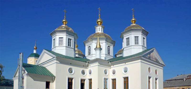 Митрополит Георгий возглавил Божественную литургию в Крестовоздвиженском монастыре Нижнего Новгорода
