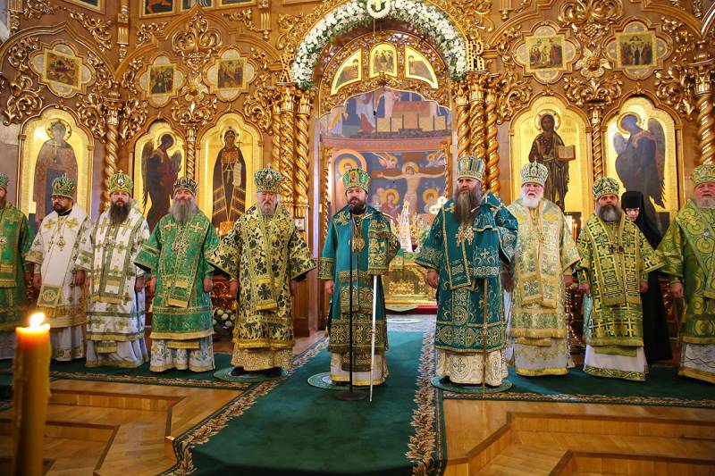 В день памяти преподобного Серафима Саровского в Серафимо-Дивеевском монастыре состоялась праздничная Божественная литургия