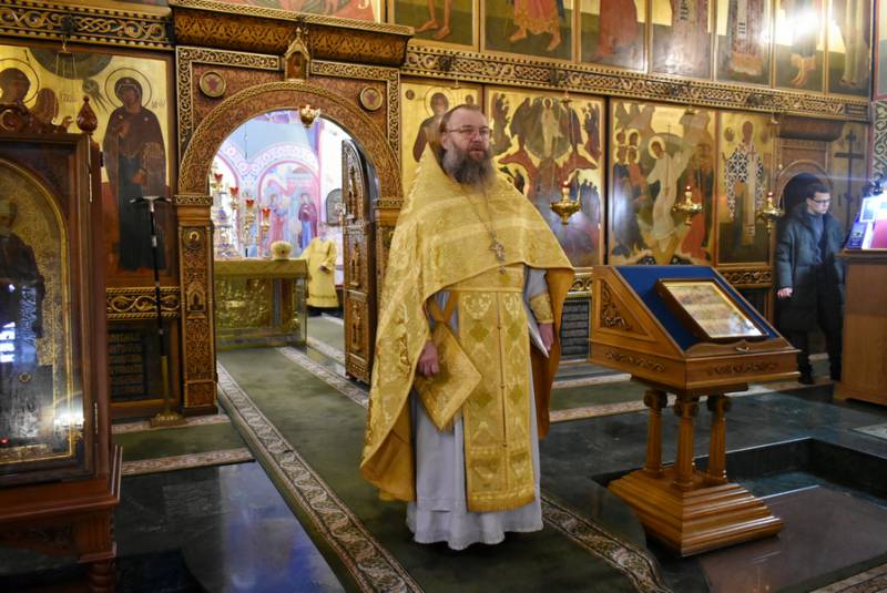 Литургия в 23-ю Неделю по Пятидесятнице, день памяти 13-ти Нижегородских новомучеников