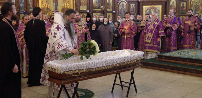 В Александро-Невском кафедральном соборе состоялось отпевание протоиерея Игоря Пономарева