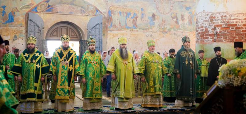 Глава Нижегородской митрополии совершил всенощное бдение в Свято-Троицком Макарьевском Желтоводском монастыре