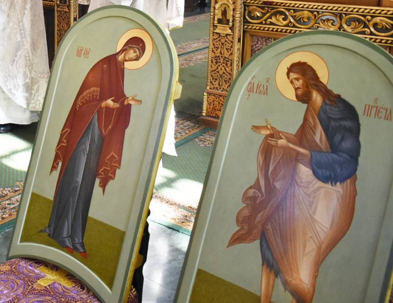 Освящение икон для иконостаса Успенского храма