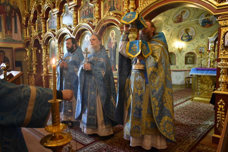 Литургия в праздник Владимирской иконы Божией Матери