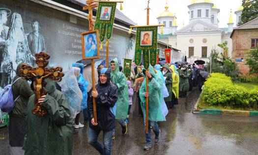 В Нижнем Новгороде прошел традиционный крестный ход с иконой Божией Матери «Страстная»