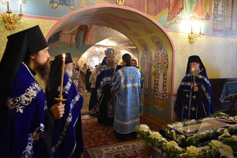 Всенощное бдение в честь Погребения Божией Матери