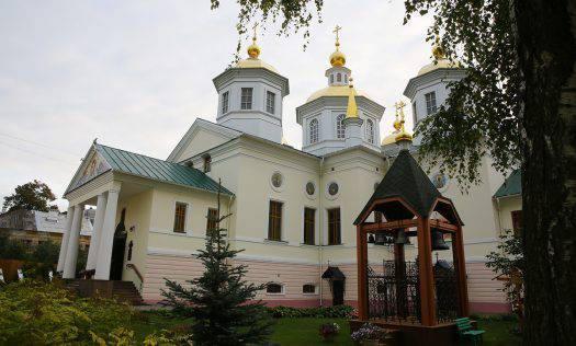 Митрополит Георий совершил Божественную литургию в Крестовоздвиженском монастыре Нижнего Новгорода