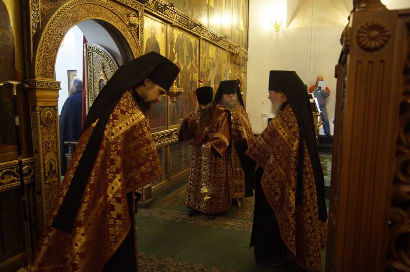 Всенощное бдение в честь священномученика Александра, епископа Лысковского, впоследствии архиепископа Семипалатинского
