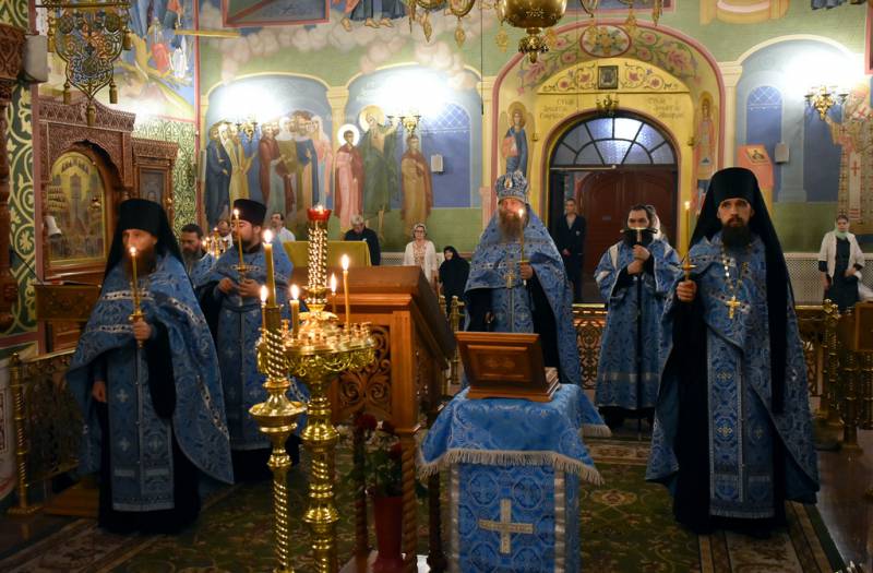 Полиелейная служба в канун дня памяти сщмч. Макария, еп. Вяземского