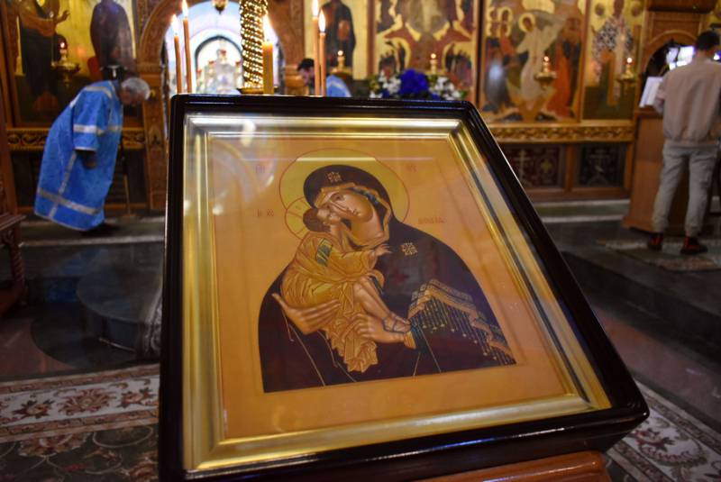Литургия в праздник Донской иконы Божией Матери