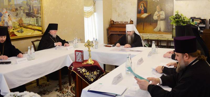 Митрополит Георгий провел внеочередное заседание Архиерейского совета Нижегородской митрополии