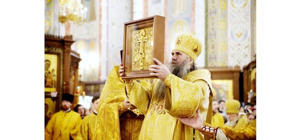 В Александро-Невский кафедральный собор прибыл вновь обретенный образ «Крест с предстоящими» из Нижегородского Крестовоздвиженского монастыря