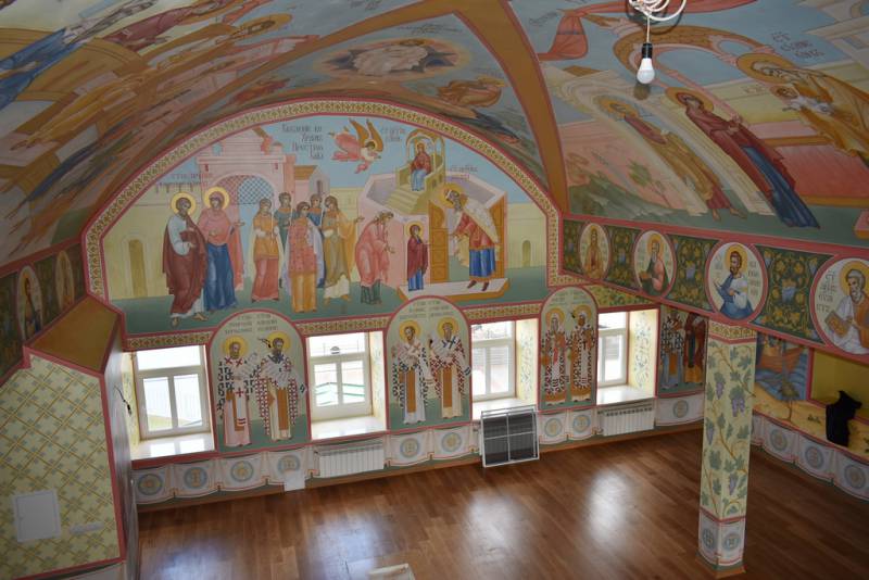 Завершились работы по росписи Андреевского храма