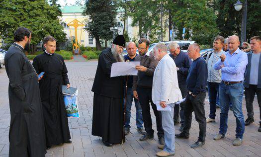 Митрополит Георгий провел совещание по вопросам возрождения храмов в Нижегородском кремле