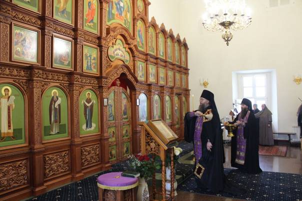В Покровском монастыре г. Балахны освящён иконостас