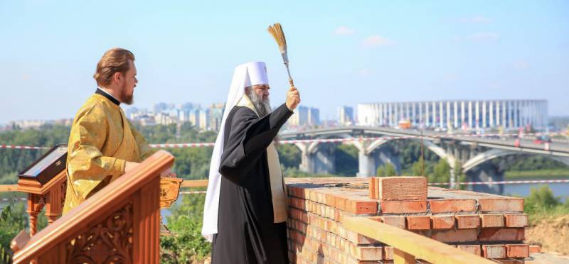 Митрополит Нижегородский и Арзамасский Георгий совершил чин закладки Святых врат Благовещенского мужского монастыря