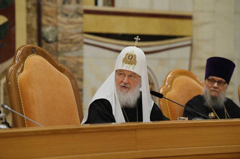 Святейший Патриарх Кирилл благословил верующим Русской Церкви причащаться на Святой Горе Афон в Русском монастыре