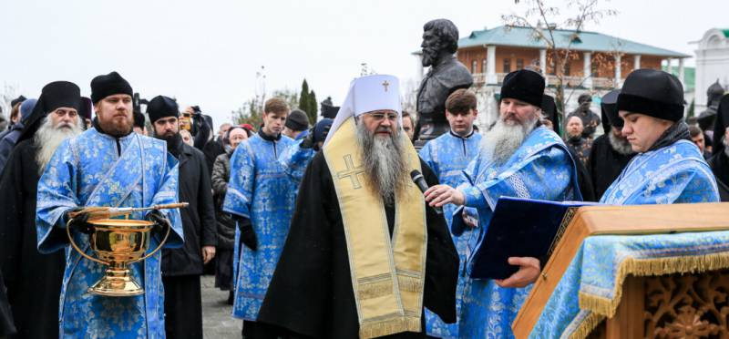 В Вознесенском Печерском монастыре Нижнего Новгорода состоялось открытие аллеи великих князей Рюриковичей
