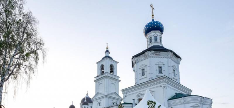 Митрополит Георгий возглавил Божественную литургию в Арзамасском Николаевском женском монастыре