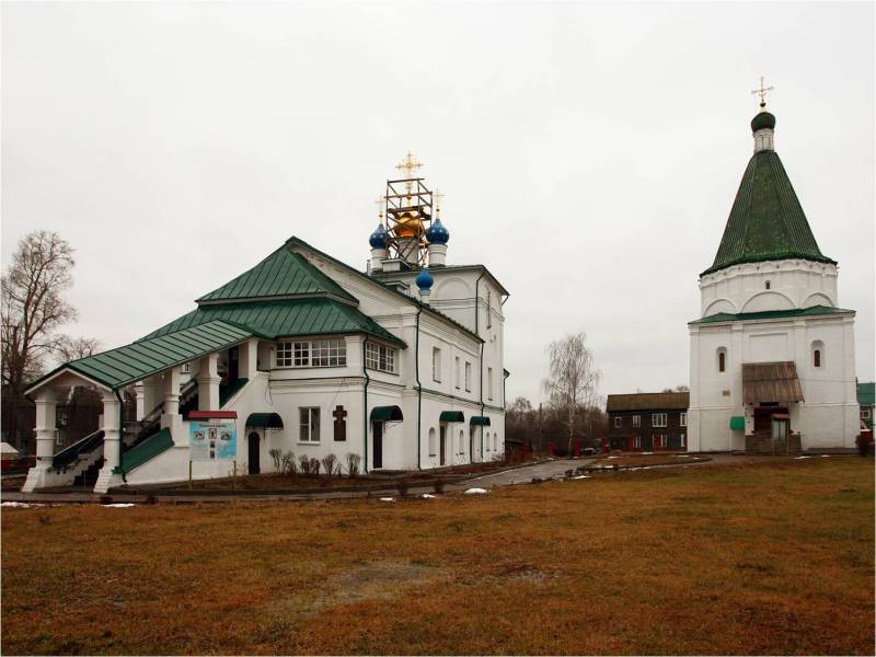 Рабочий визит архим. Александра (Лукина) в Покровский монастырь г. Балахны