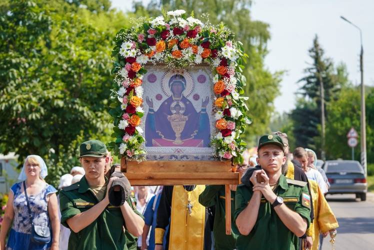 В Кстовском благочинии состоялся традиционный трезвеннический крестный ход «За жизнь, семью и трезвую Россию»