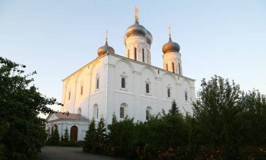Литургия в Свято-Троицком Макарьевском Желтоводском монастыре