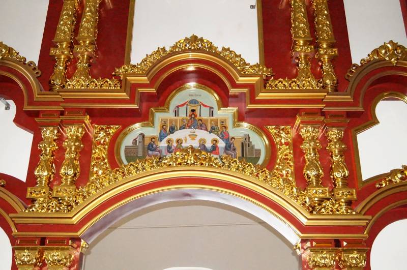 В Иконостас Успенского храма вставлена первая икона