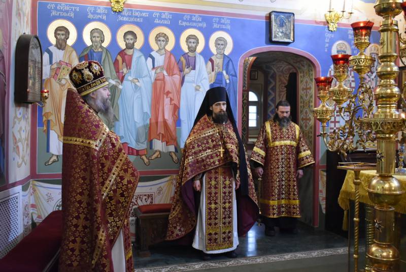 Литургия в день памяти 13-ти Нижегородских новомучеников