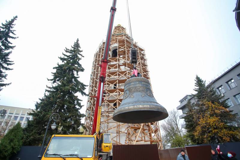 В нижегородском кремле в основание строящейся колокольни заложена капсула с обращением к потомкам