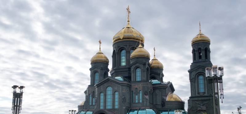 Митрополит Георгий возглавил Божественную литургию в главном храме Вооруженных сил Российской Федерации