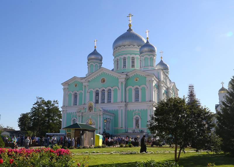В день памяти преподобного Серафима Саровского в Дивеевском монастыре совершена Божественная литургия