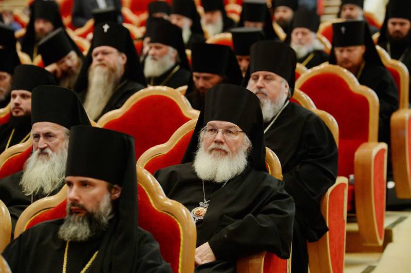 В работе Архиерейского Собора Русской Православной Церкви принимают участие 347 архиереев