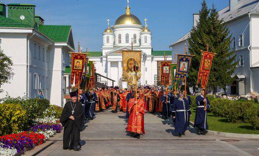 В Нижнем Новгороде прошел крестный ход «За жизнь и трезвую Россию»